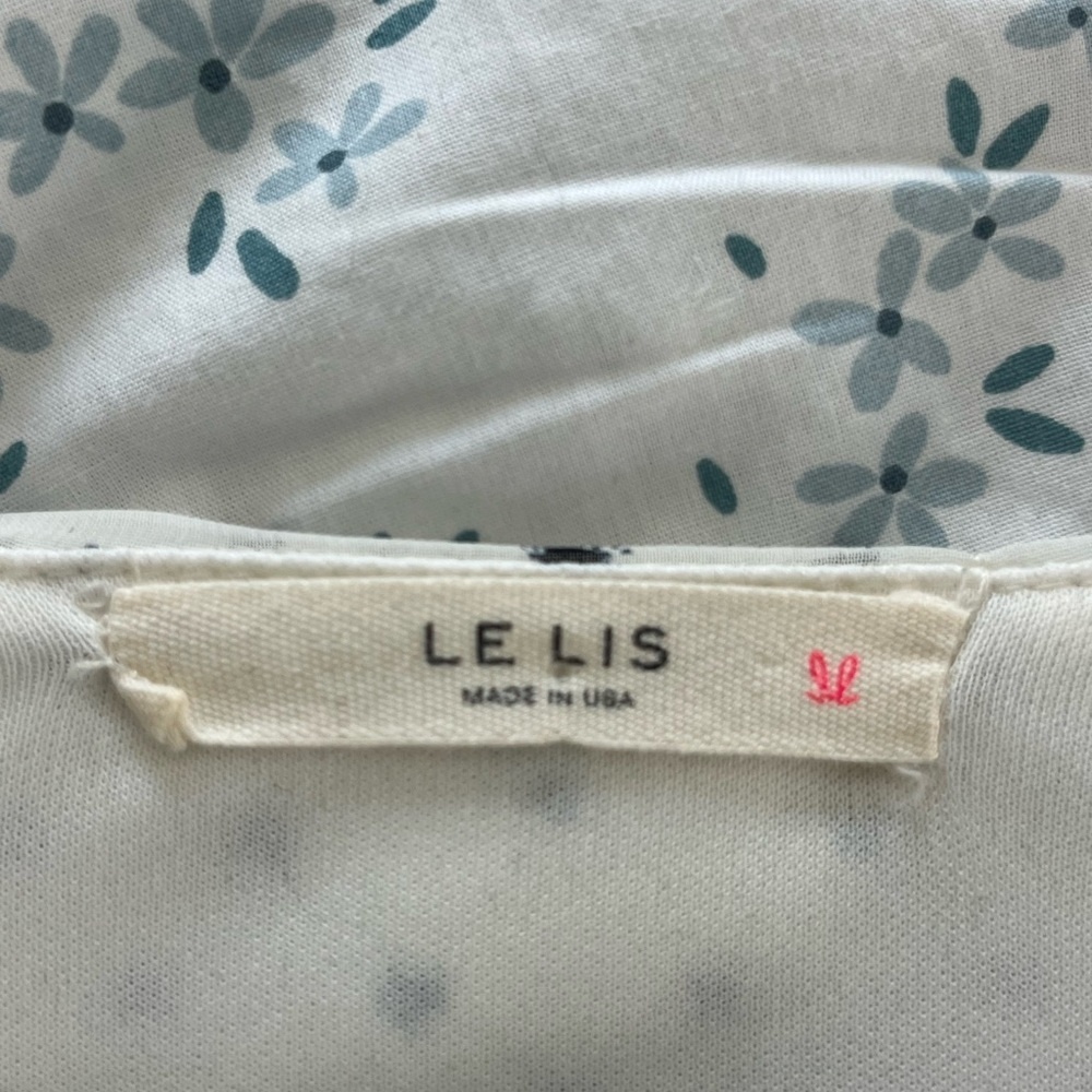 Le Lis Cream Women’s 3/4 Sleeve Relaxed, Flowy Cream Blouse with Blue Print, XL - Picture 11 of 12